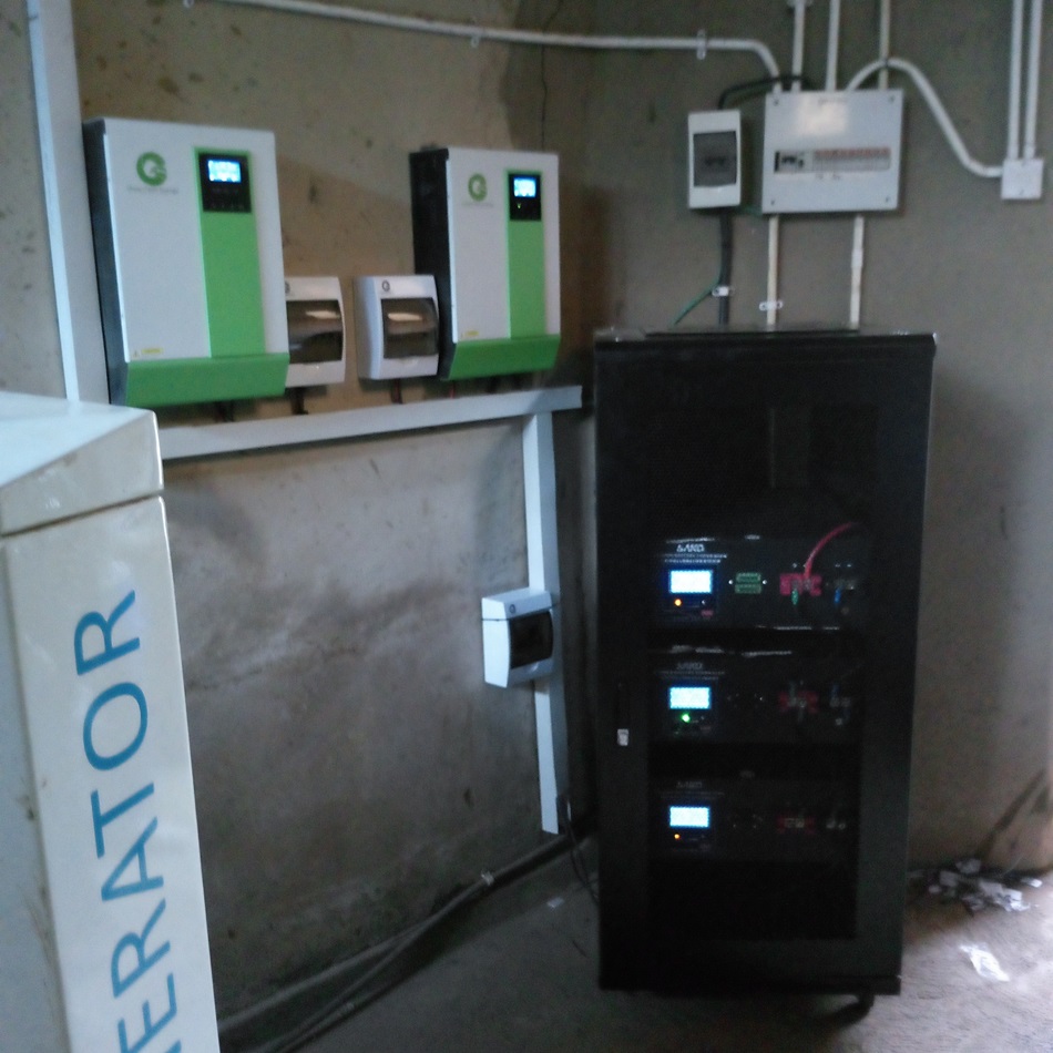 Installation of Solar and Hybrid Invertors